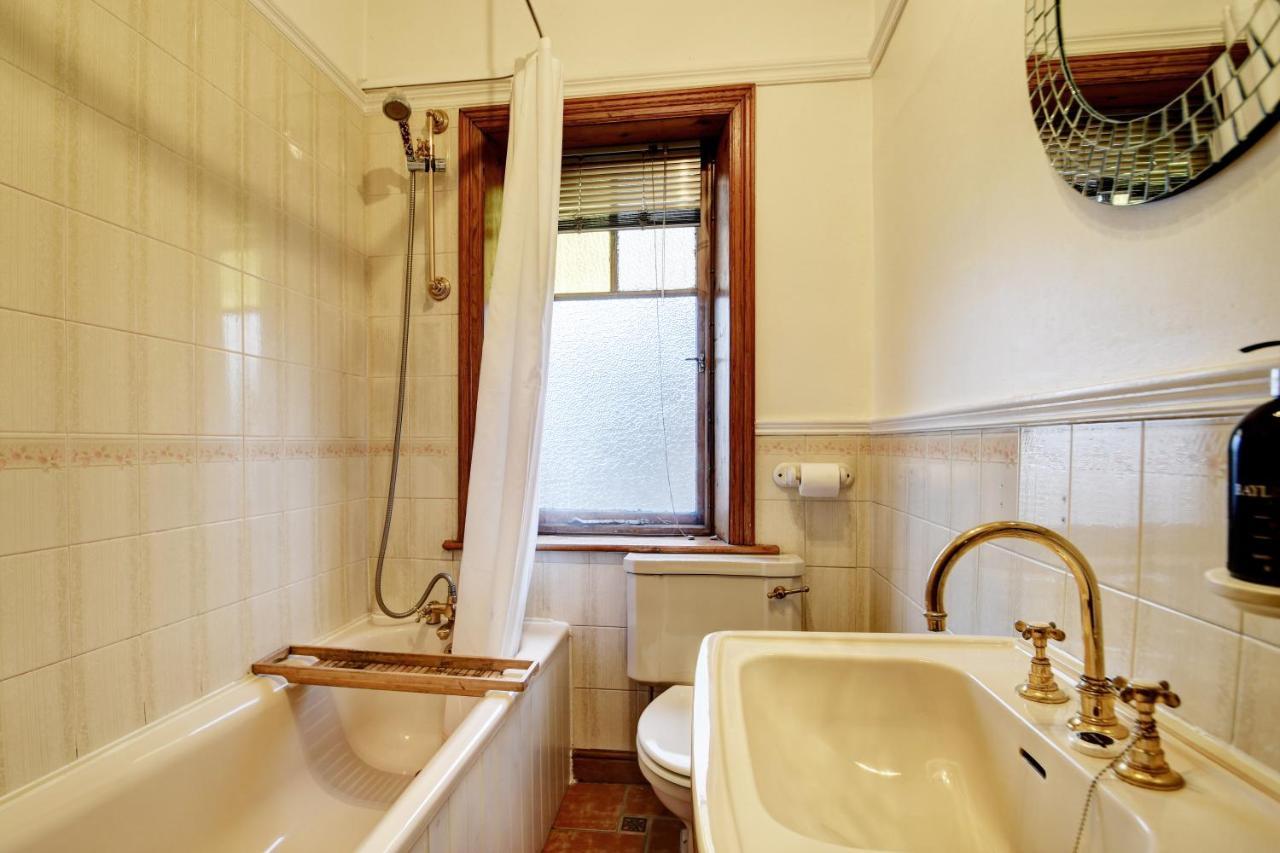 Spacious Victorian Townhouse Near Hcc With Off Street Parking Harrogate Exteriér fotografie