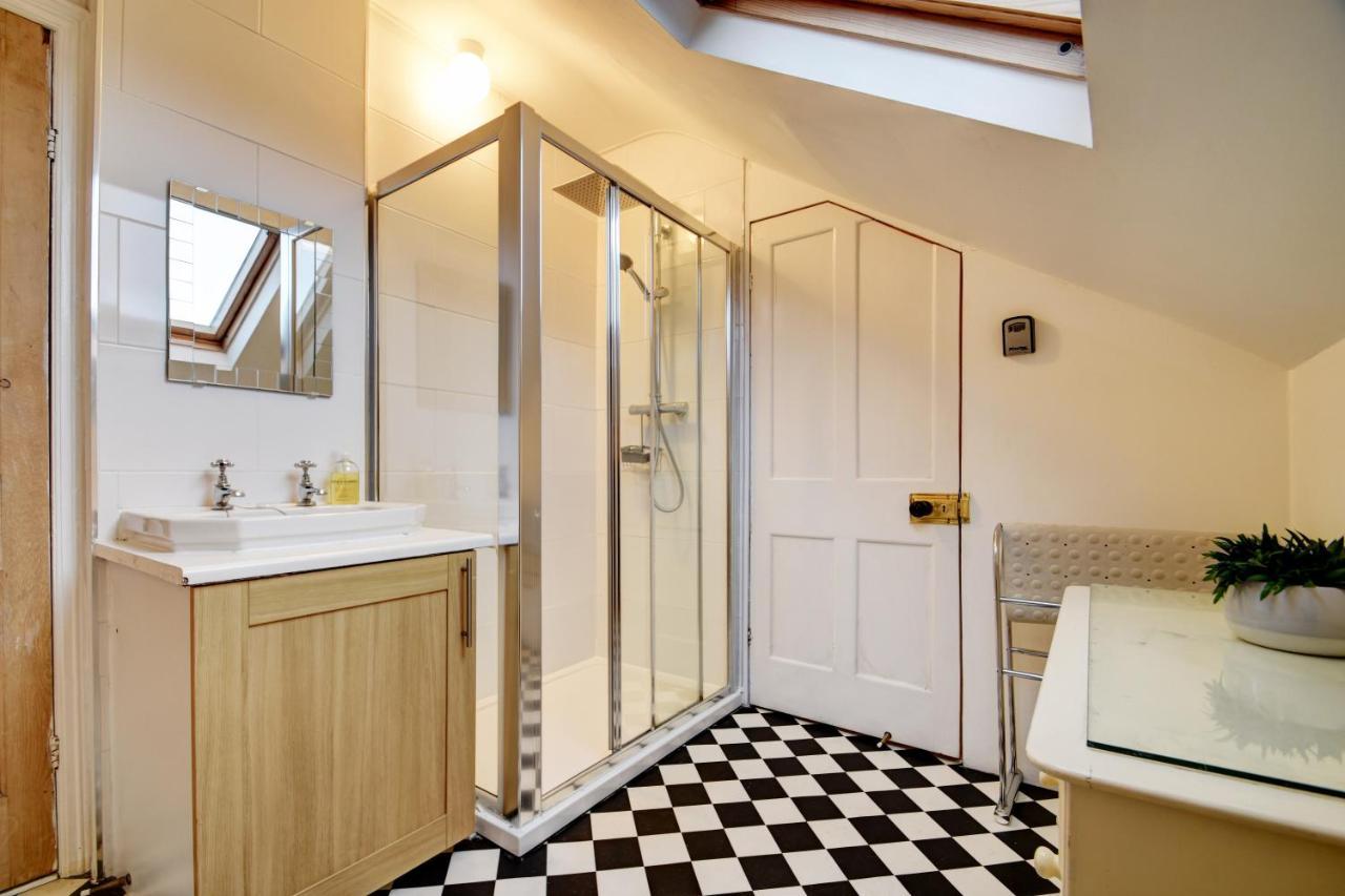 Spacious Victorian Townhouse Near Hcc With Off Street Parking Harrogate Exteriér fotografie